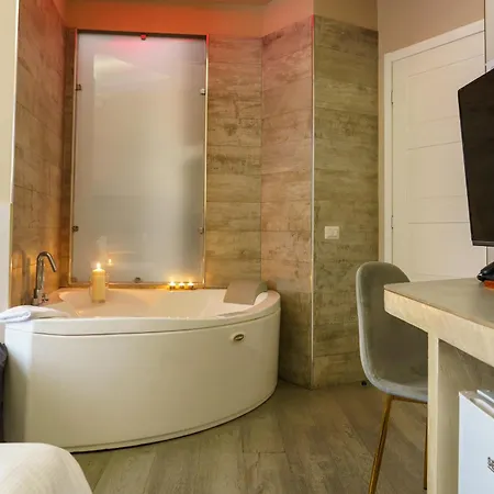 Πανσιόν Corso Boutique Luxury 3*