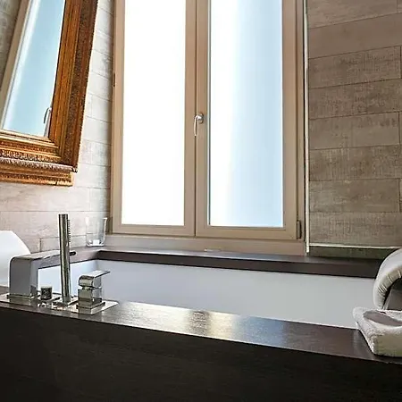 Corso Boutique Luxury Roma